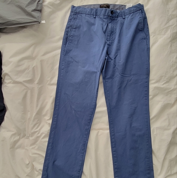 Banana Republic Men's Chino Pants - Picture 5 of 9